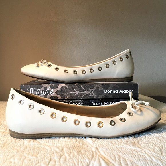 GH BASS Cream Ballet Flats with Grommets    Size 7 - Picture 3 of 11